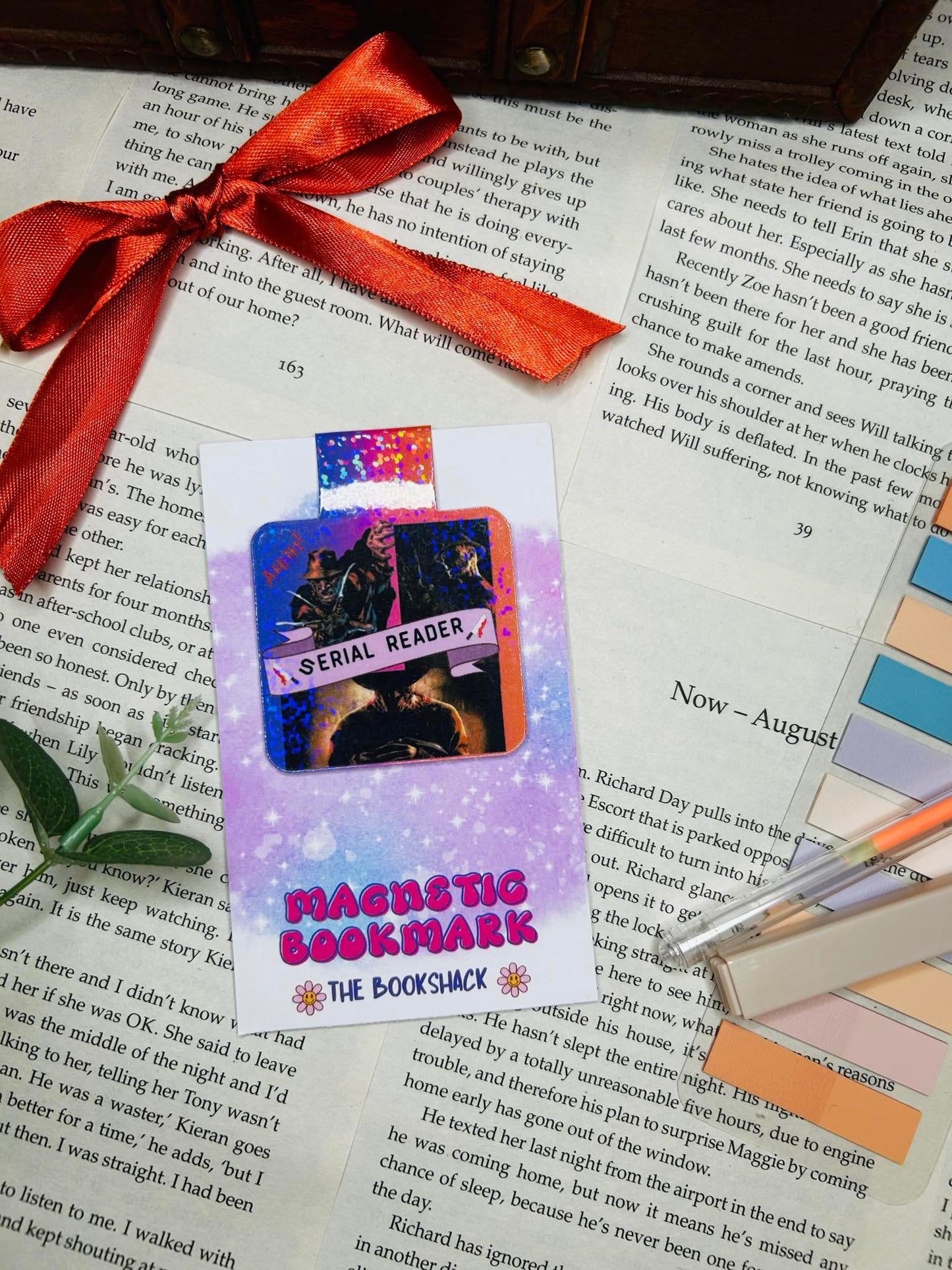 Colourful 'Serial Reader' magnetic bookmark