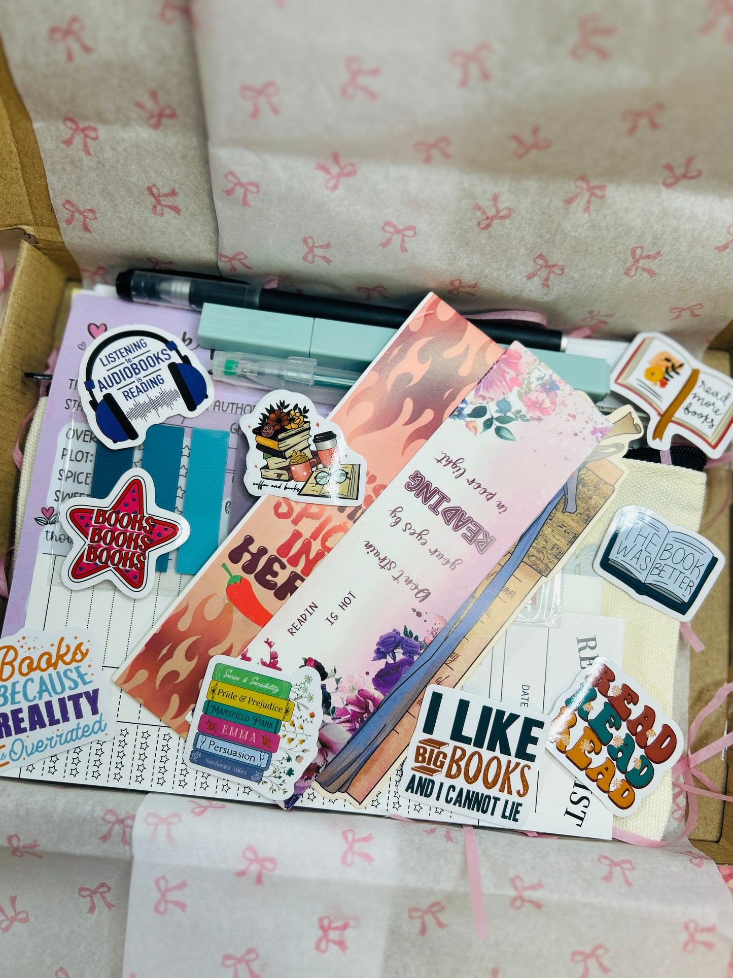 Annotate Gift Box – Complete Annotation Kit for Book Lovers with Stickers, Tabs, Pens & More