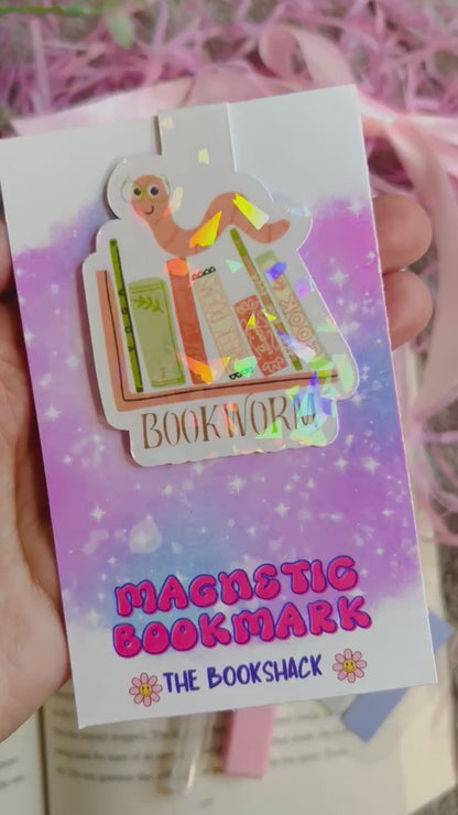 Magnetic bookmark with a charming 'Bookworm' design, with a stack of books